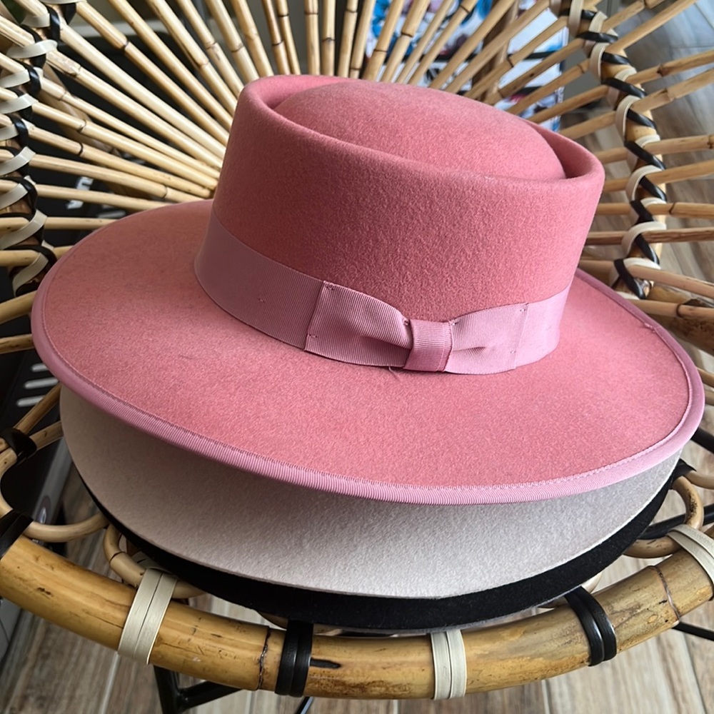 LOT OF HATS